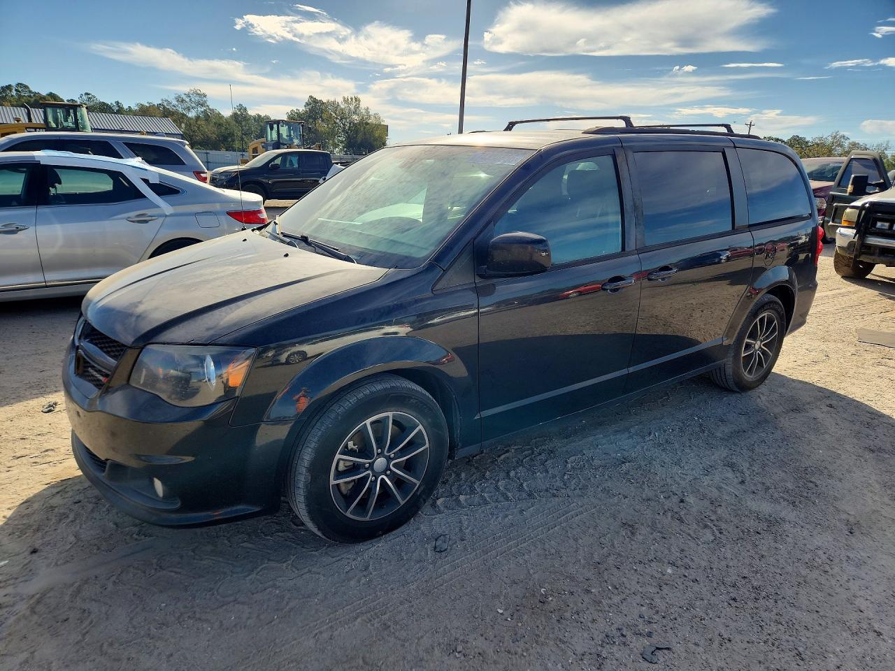 منظر 2018 DODGE GRAND CARAVAN GT، زاوية 1