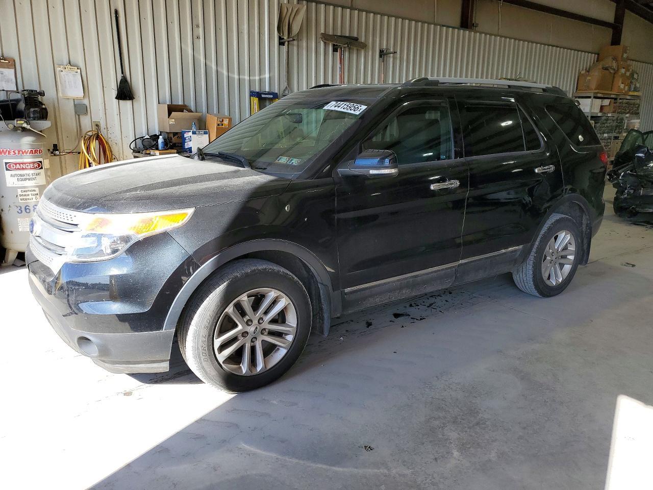 منظر 2014 FORD EXPLORER XLT، زاوية 1