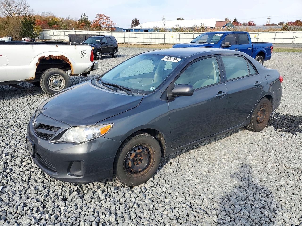 Vista de 2011 TOYOTA COROLLA LE, ángulo 1