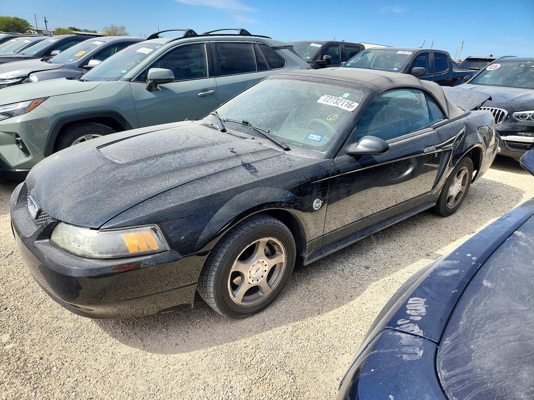 Vue de 2004 FORD MUSTANG, angle 1