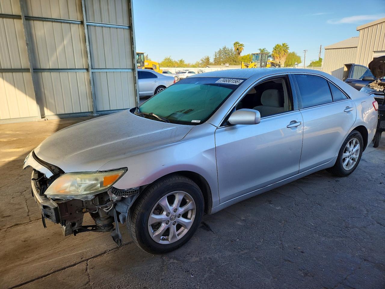 منظر 2011 TOYOTA CAMRY LE، زاوية 1