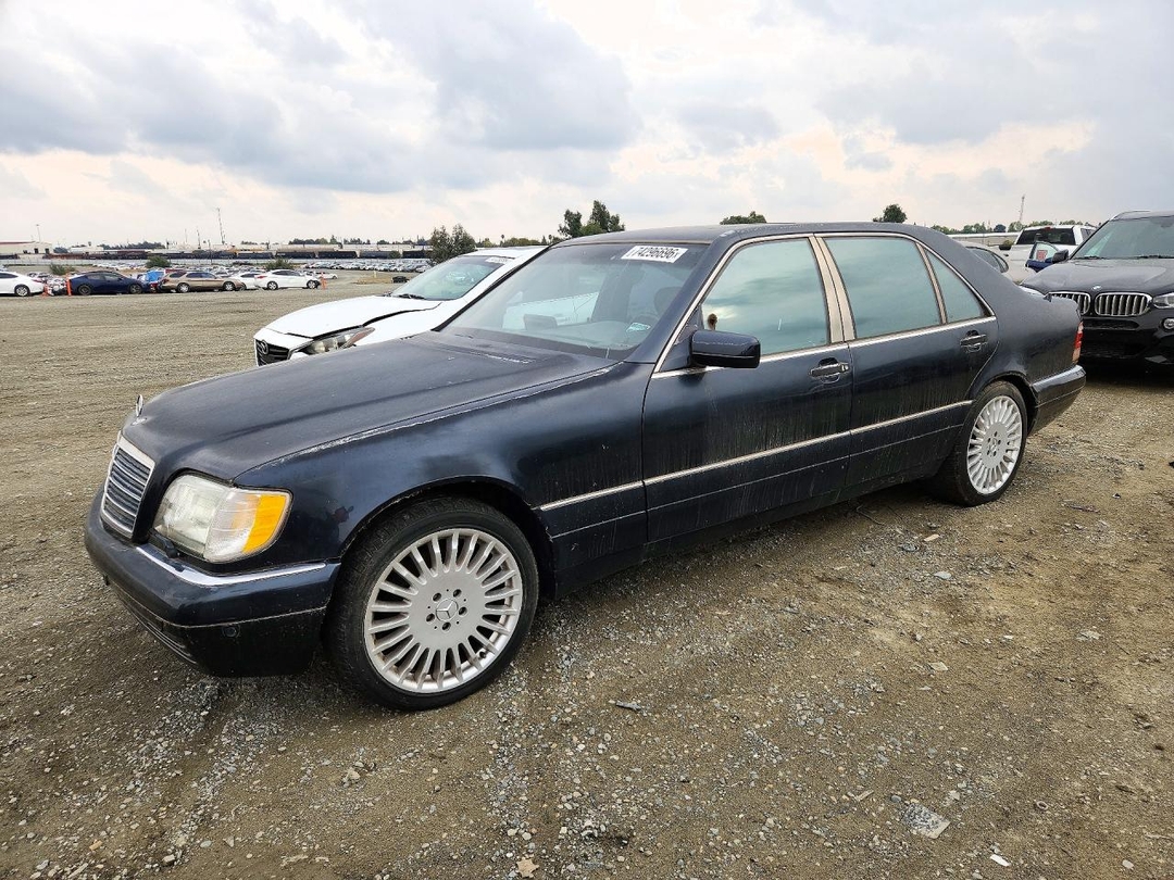 Vista de 1997 MERCEDES-BENZ S 500, ángulo 1