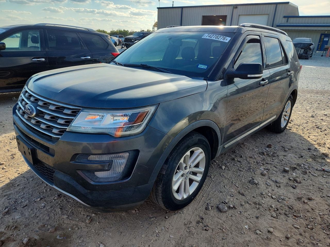 Vista de 2017 FORD EXPLORER XLT, ángulo 1