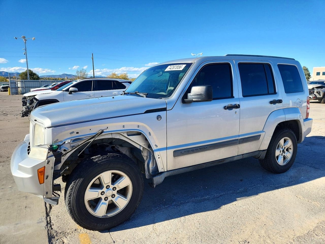 Vue de 2011 JEEP LIBERTY SPORT, angle 1