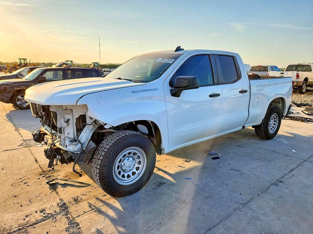 Вид 2023 CHEVROLET SILVERADO C1500, угол 1