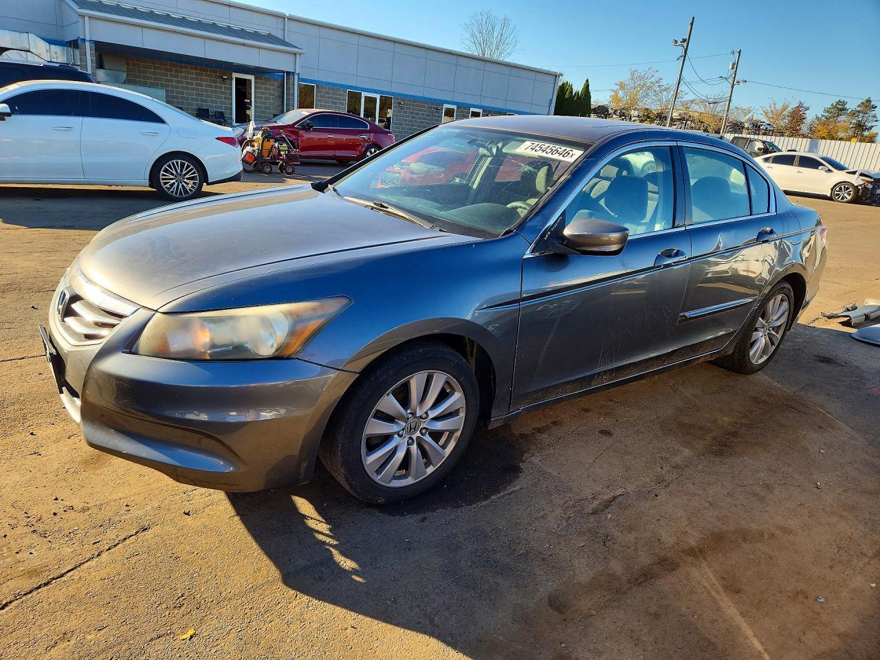 Вид 2011 HONDA ACCORD EX, угол 1