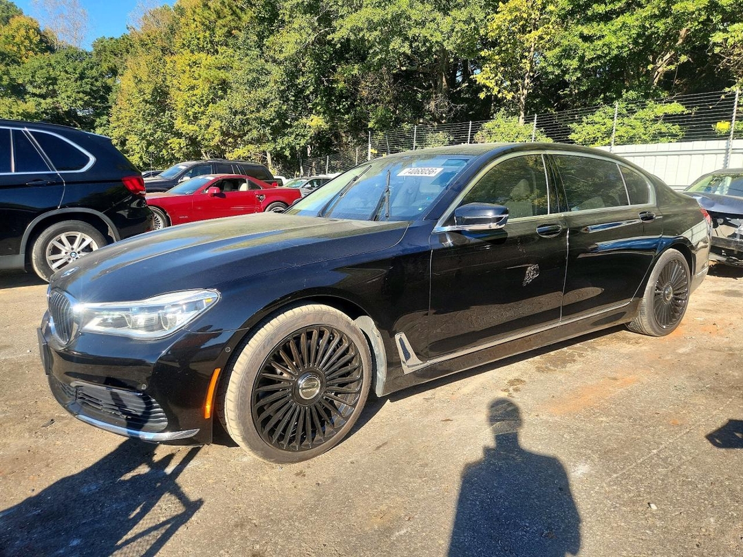 Vista de 2019 BMW 750 I, ángulo 1