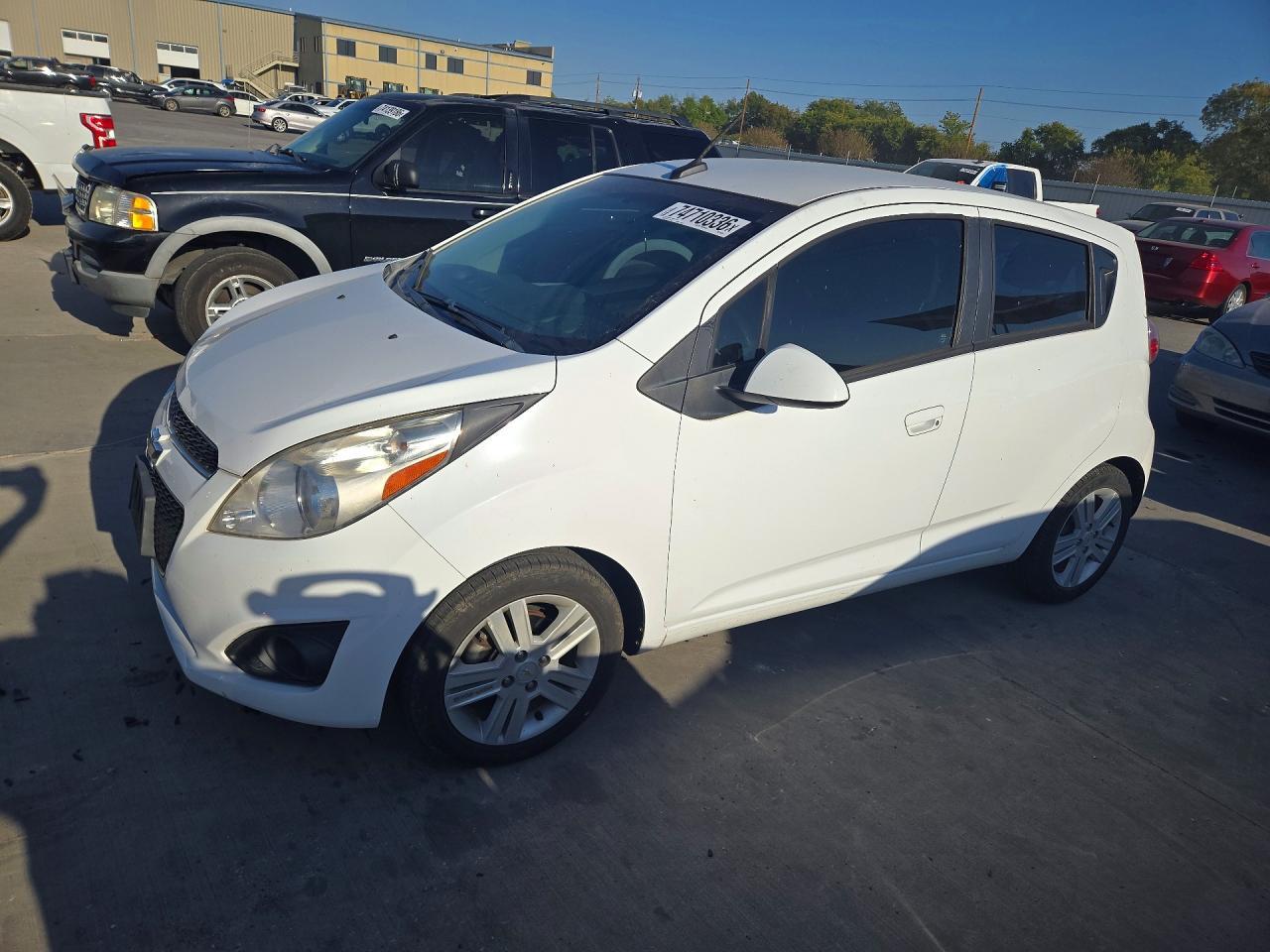 منظر 2014 CHEVROLET SPARK 1LT، زاوية 1