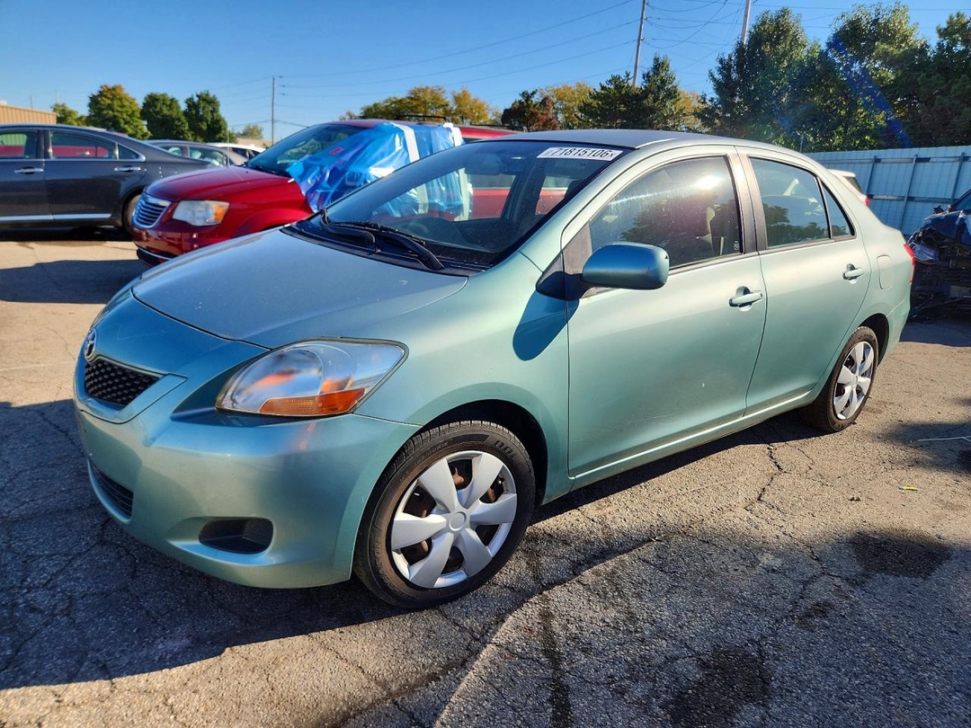 منظر 2010 TOYOTA YARIS BASE، زاوية 1