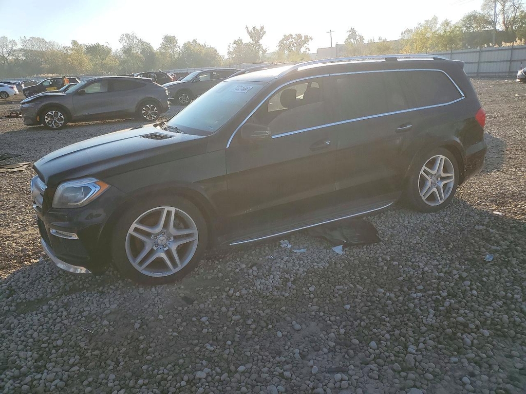 منظر 2015 MERCEDES-BENZ GL 550 4MATIC، زاوية 1