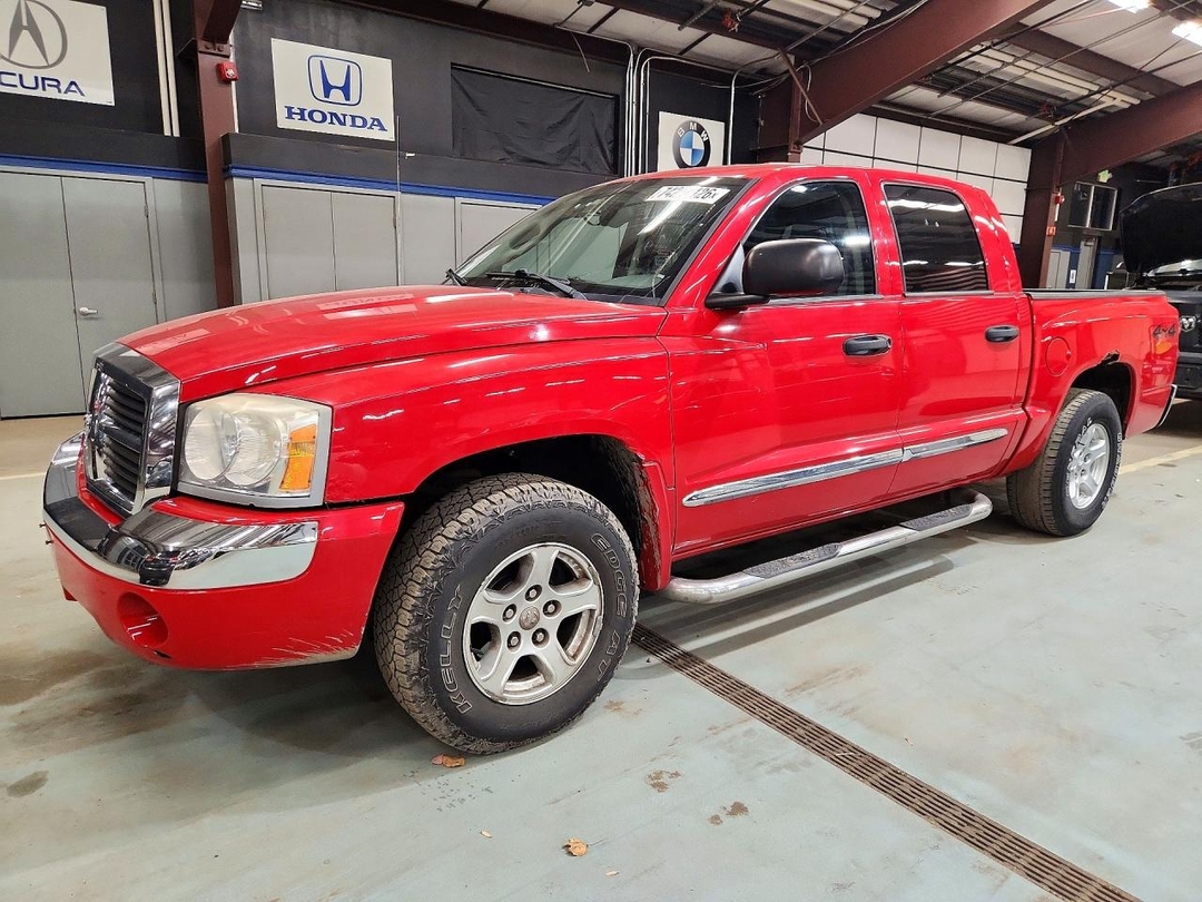 منظر 2005 DODGE DAKOTA QUAD LARAMIE، زاوية 1