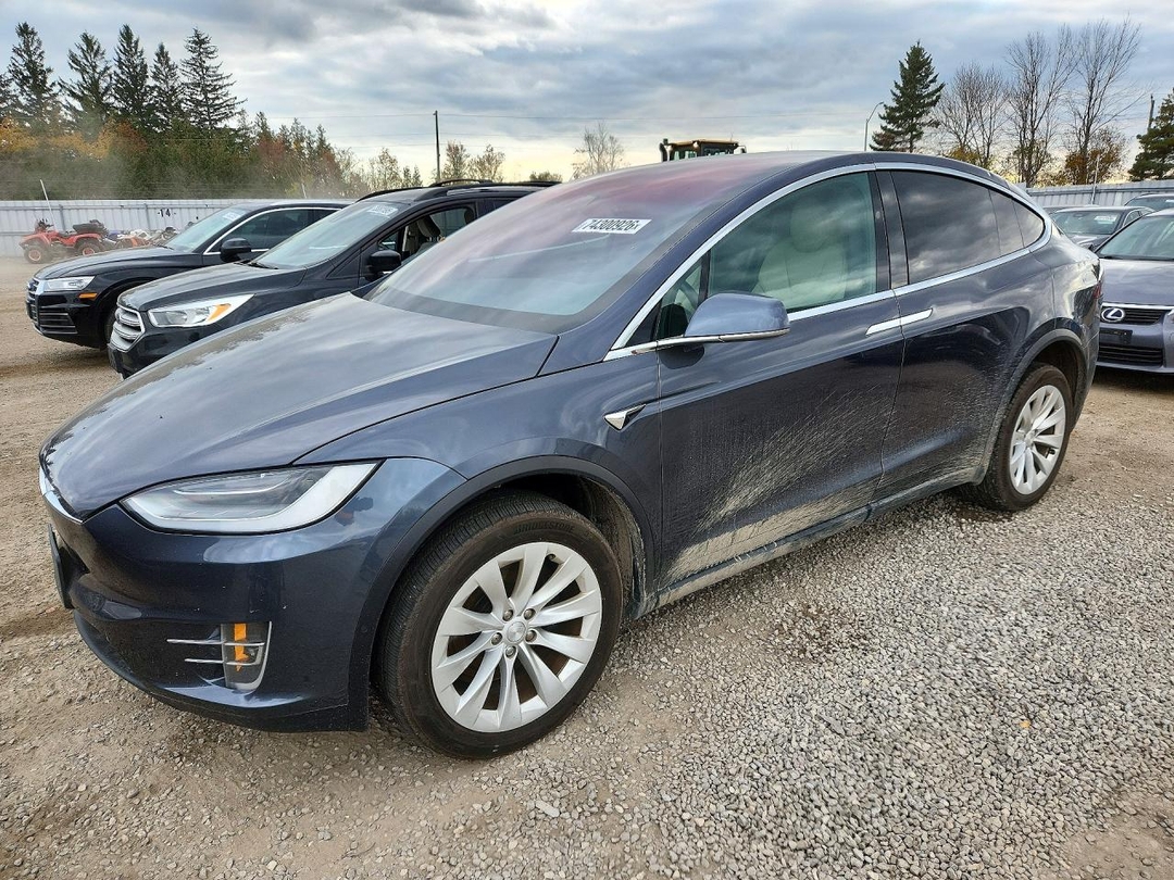 Vista de 2020 TESLA MODEL X, ángulo 1