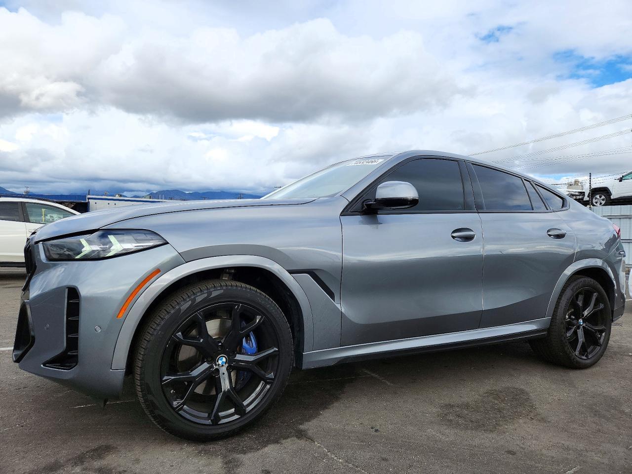 Vue de 2024 BMW X6 XDRIVE40I, angle 1