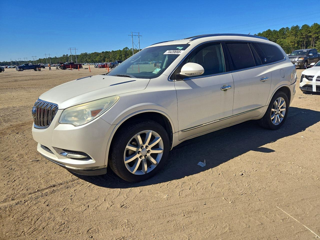 منظر 2013 BUICK ENCLAVE، زاوية 1