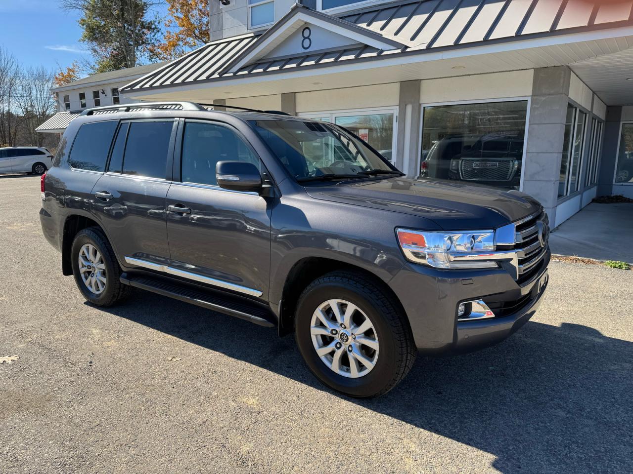 Vue de 2017 TOYOTA LAND CRUISER BASE, angle 1