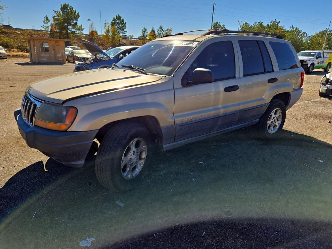 Vue de 2001 JEEP GRAND CHEROKEE LAREDO, angle 1