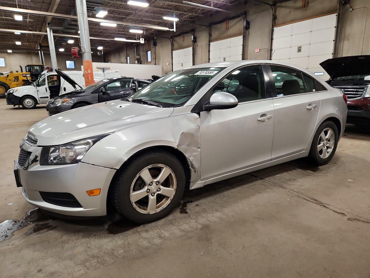 منظر 2014 CHEVROLET CRUZE LT، زاوية 1