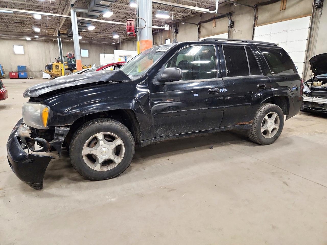 منظر 2006 CHEVROLET TRAILBLAZER LS، زاوية 1