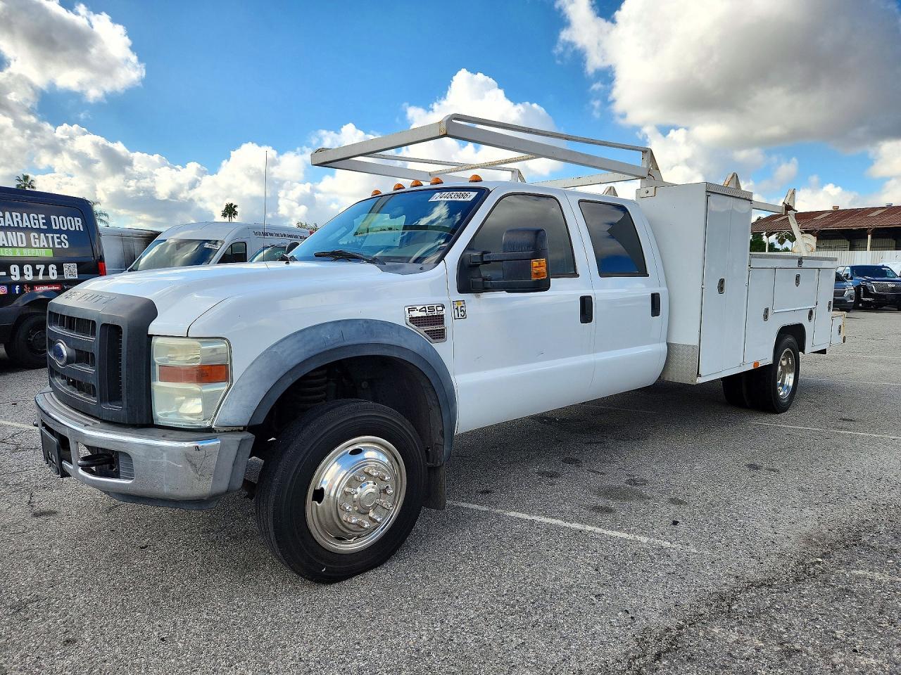 Vista de 2008 FORD F450 SUPER, ángulo 1