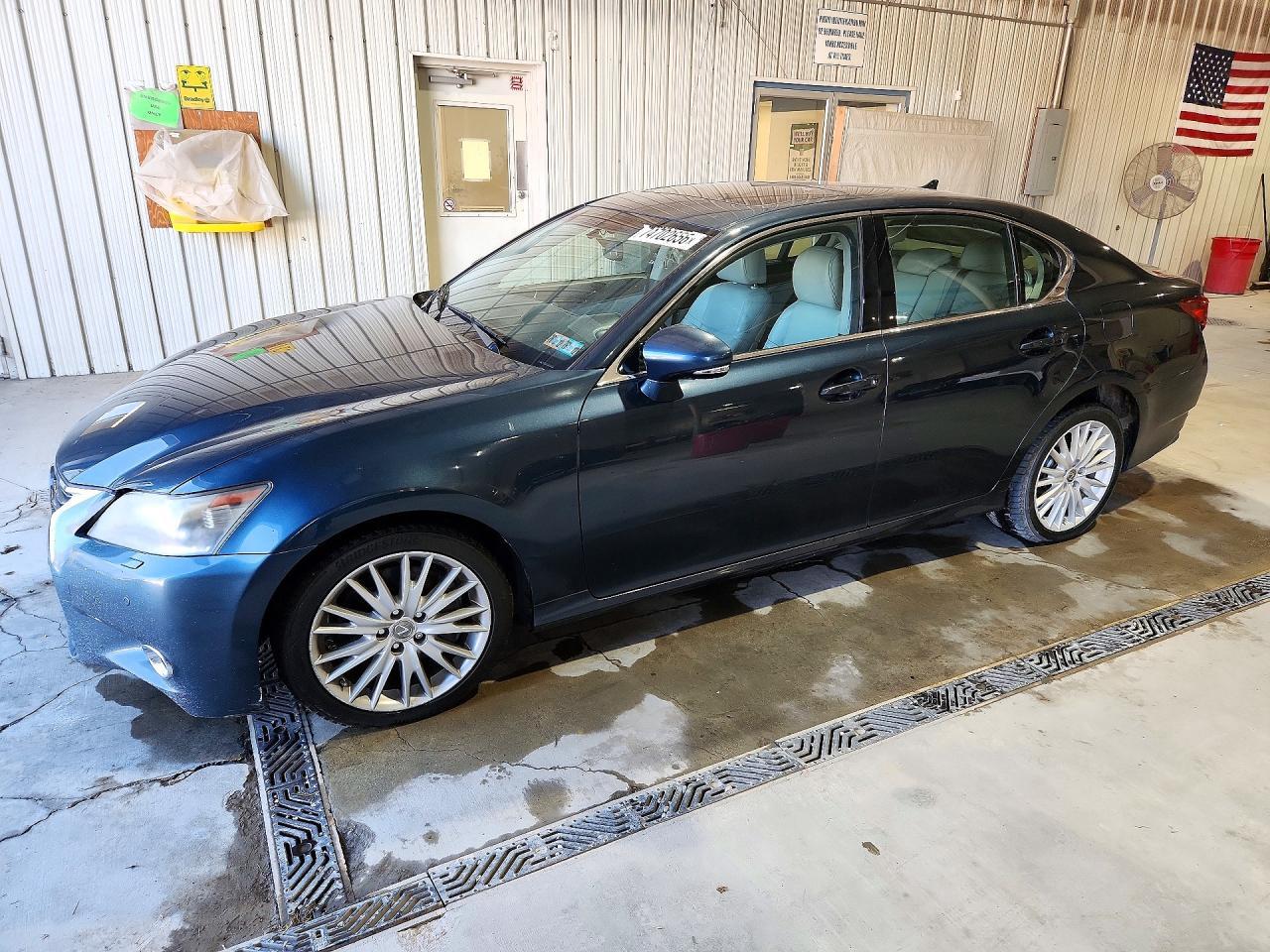 Vue de 2013 LEXUS GS 350, angle 1