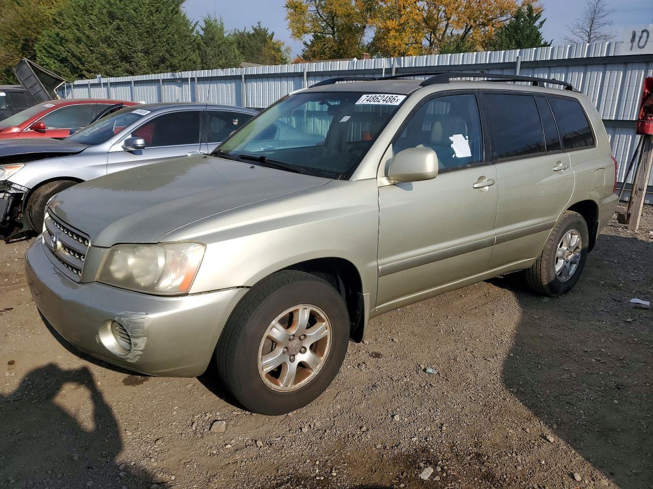 منظر 2003 TOYOTA HIGHLANDER BASE، زاوية 1