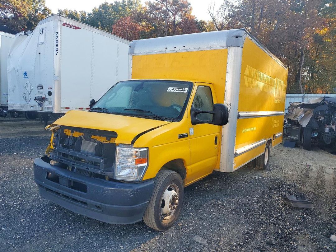 منظر 2023 FORD E350 BOX TRUCK، زاوية 1