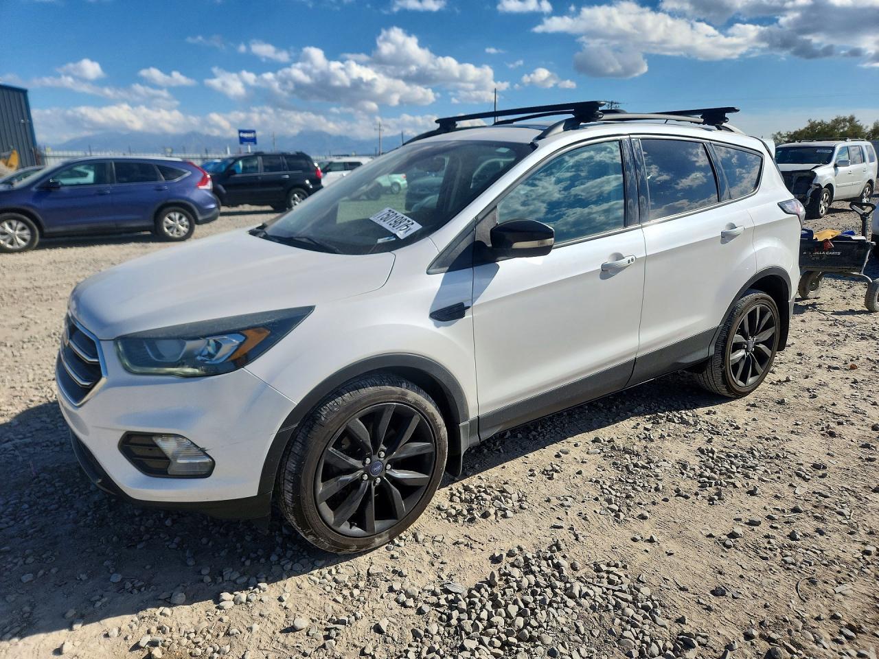 منظر 2017 FORD ESCAPE TITANIUM، زاوية 1