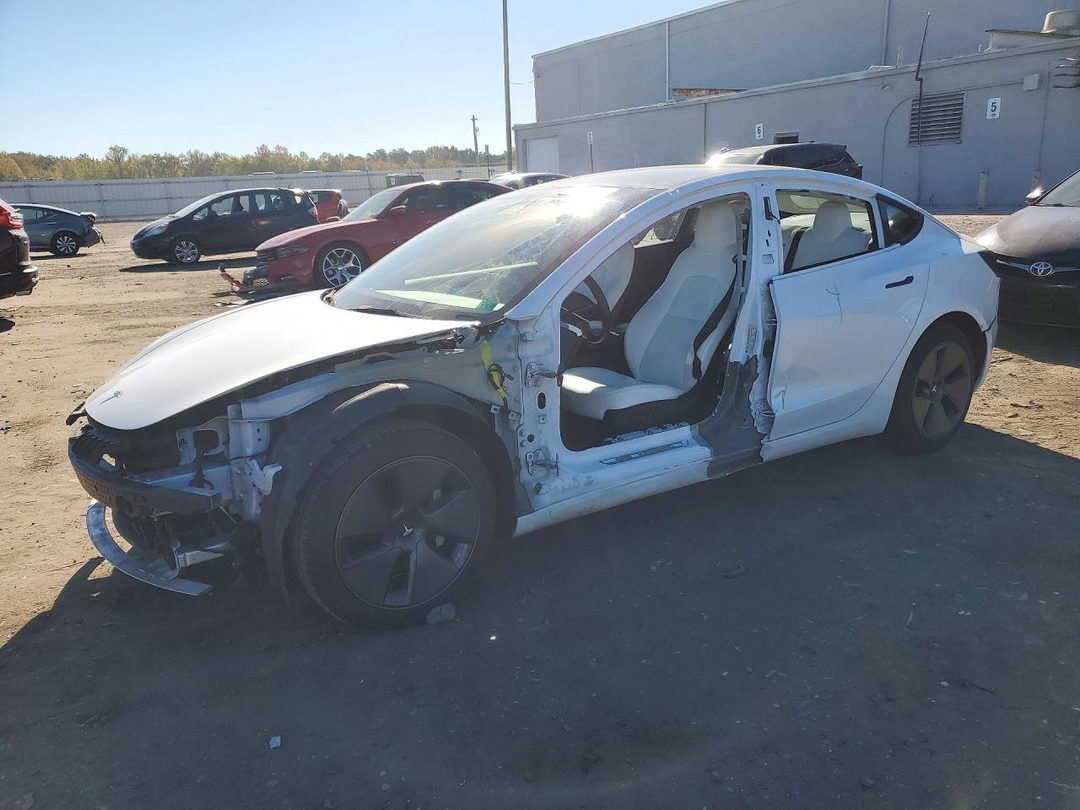 Vista de 2021 TESLA MODEL 3, ángulo 1
