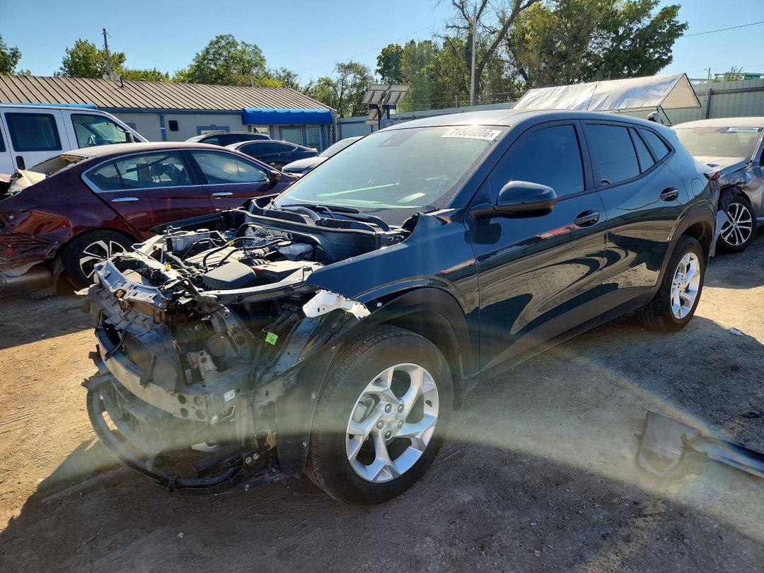 منظر 2026 CHEVROLET TRAX LS، زاوية 1