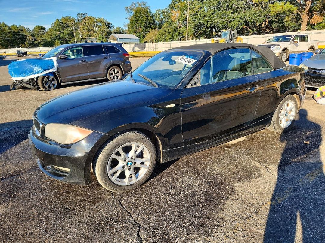 Вид 2009 BMW 128 I, угол 1