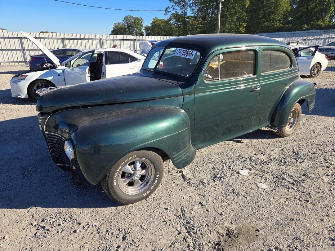 Вид 1942 PLYMOUTH UK, угол 1