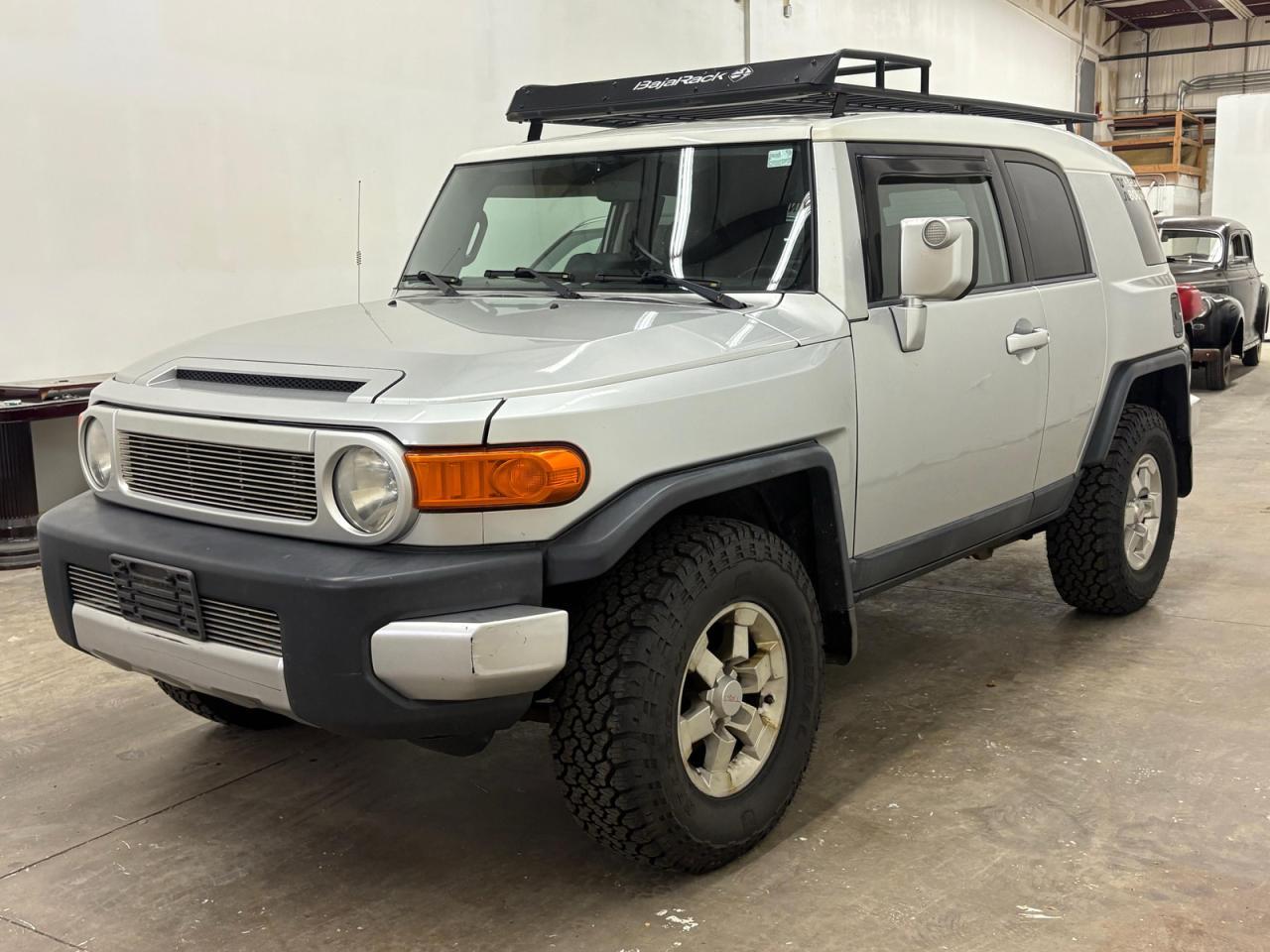 منظر 2007 TOYOTA FJ CRUISER، زاوية 1