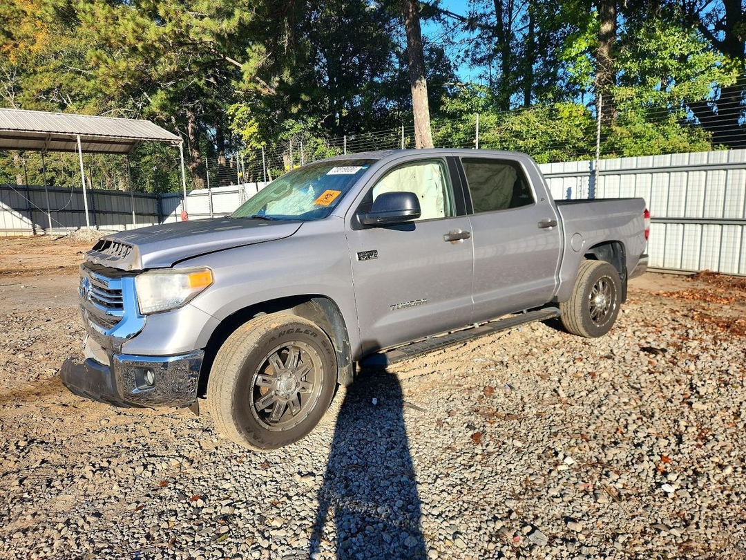 Vista de 2016 TOYOTA TUNDRA SR5, ángulo 1