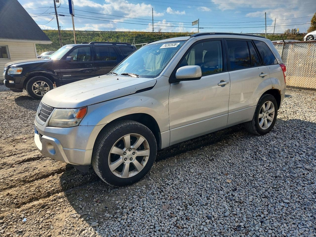 Vista de 2011 SUZUKI GRAND VITARA JLX, ángulo 1