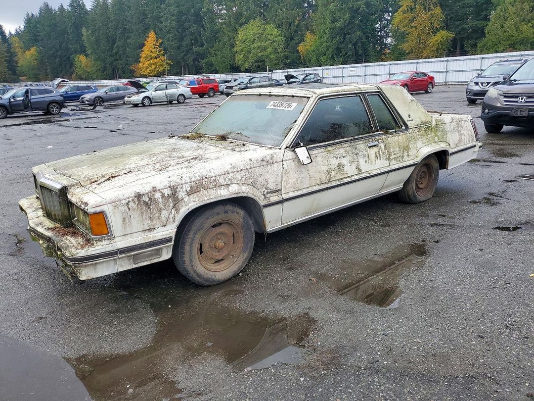 Vista de 1982 MERCURY COUGAR XR7, ángulo 1