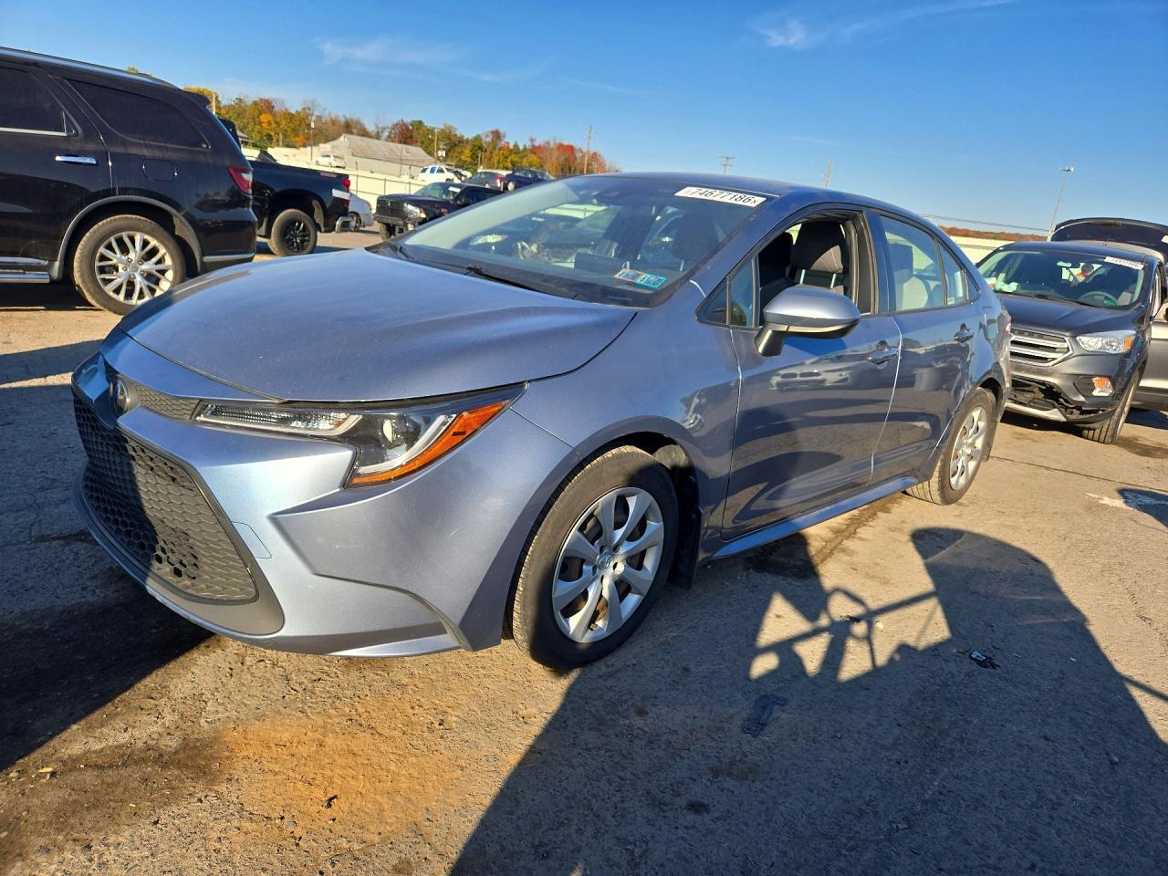 Vista de 2020 TOYOTA COROLLA LE, ángulo 1
