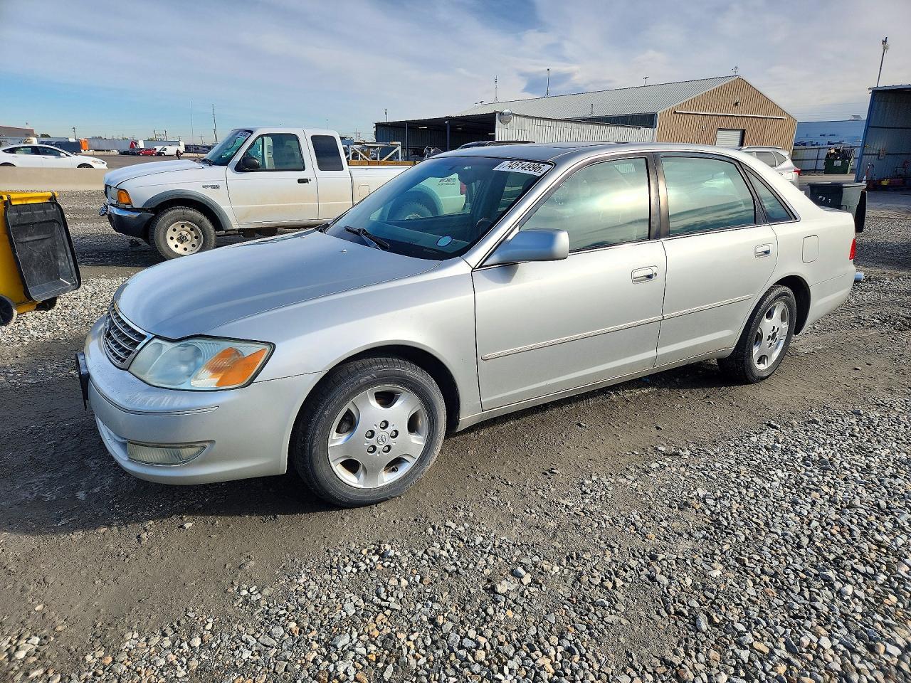 Vista de 2004 TOYOTA AVALON XLS XLS, ángulo 1