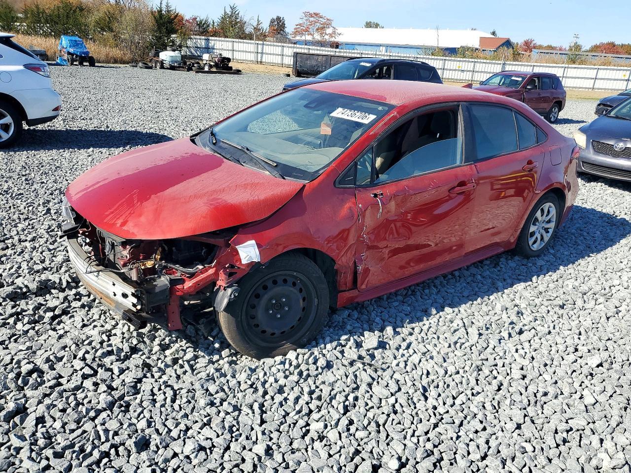 Вид 2021 TOYOTA COROLLA LE, угол 1