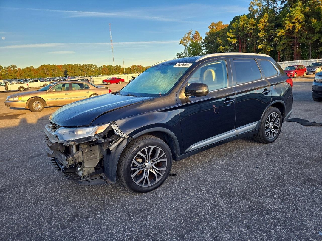 Vue de 2017 MITSUBISHI OUTLANDER SE, angle 1