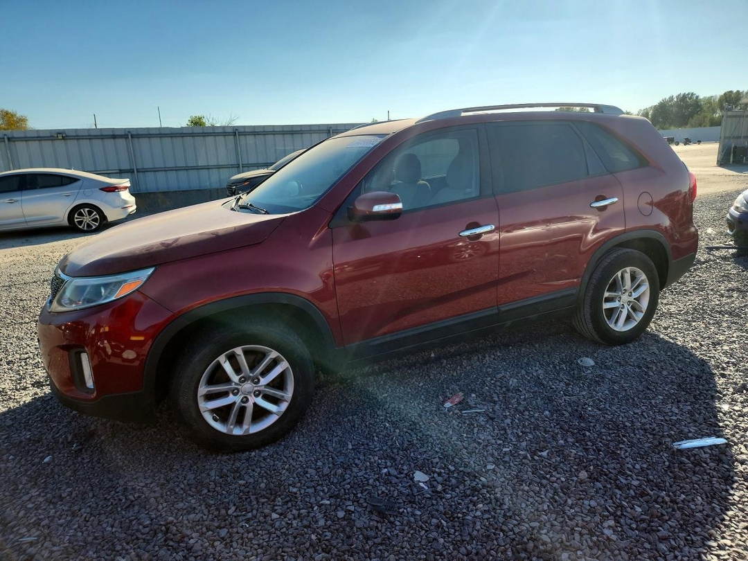 Vue de 2015 KIA SORENTO LX, angle 1