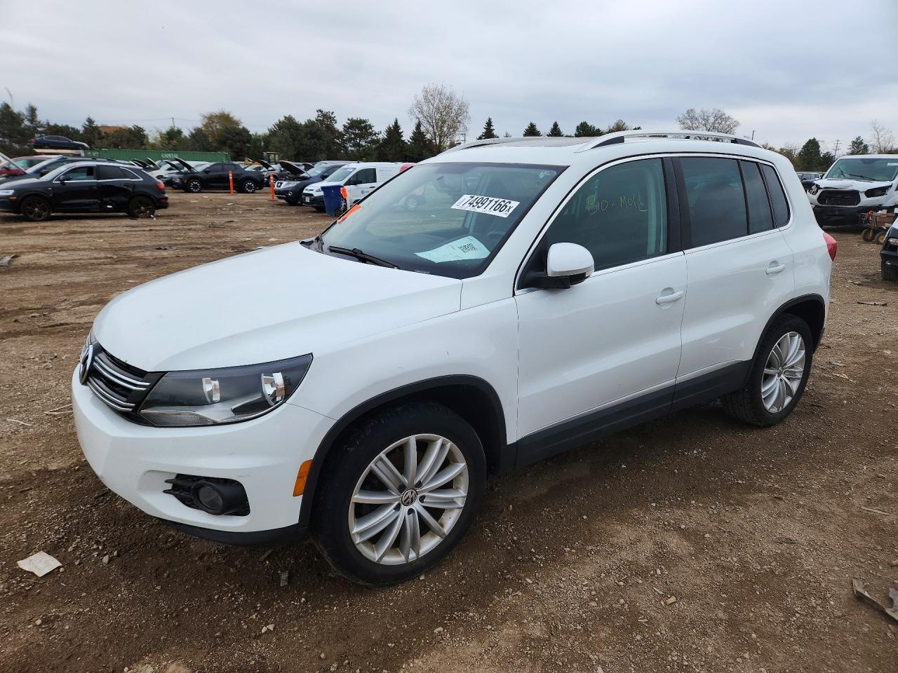 منظر 2015 VOLKSWAGEN TIGUAN S، زاوية 1
