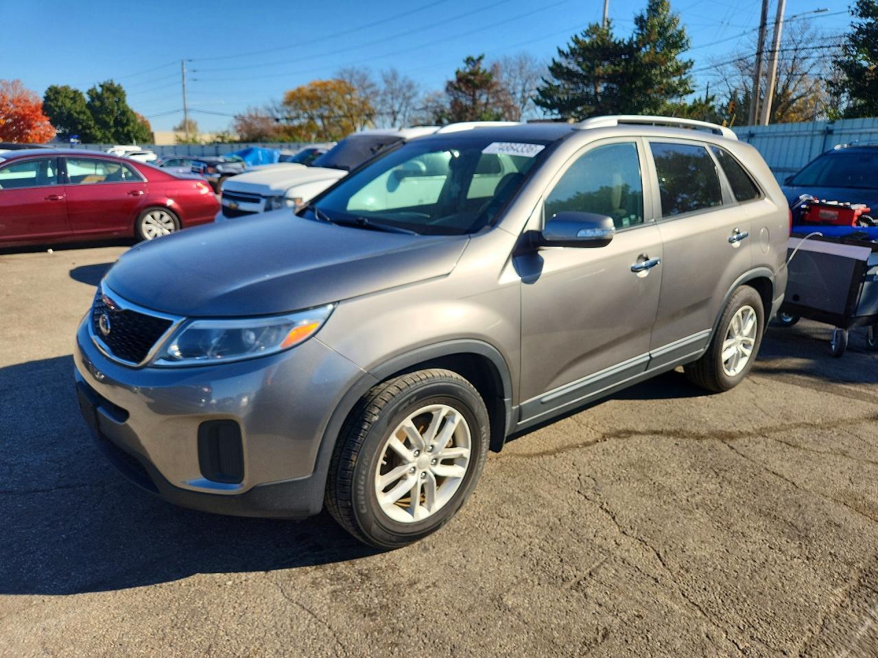منظر 2015 KIA SORENTO LX، زاوية 1