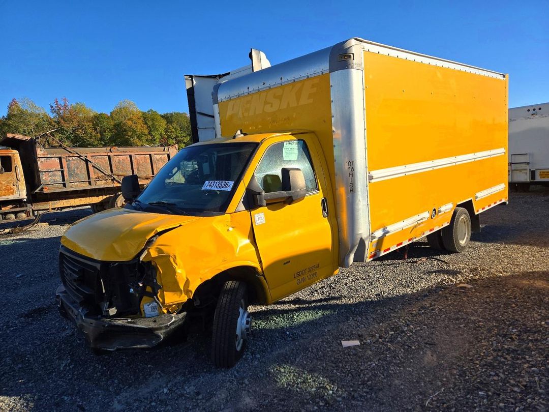 Vista de 2022 GMC SAVANA CUT - DELIVERY VAN, ángulo 1