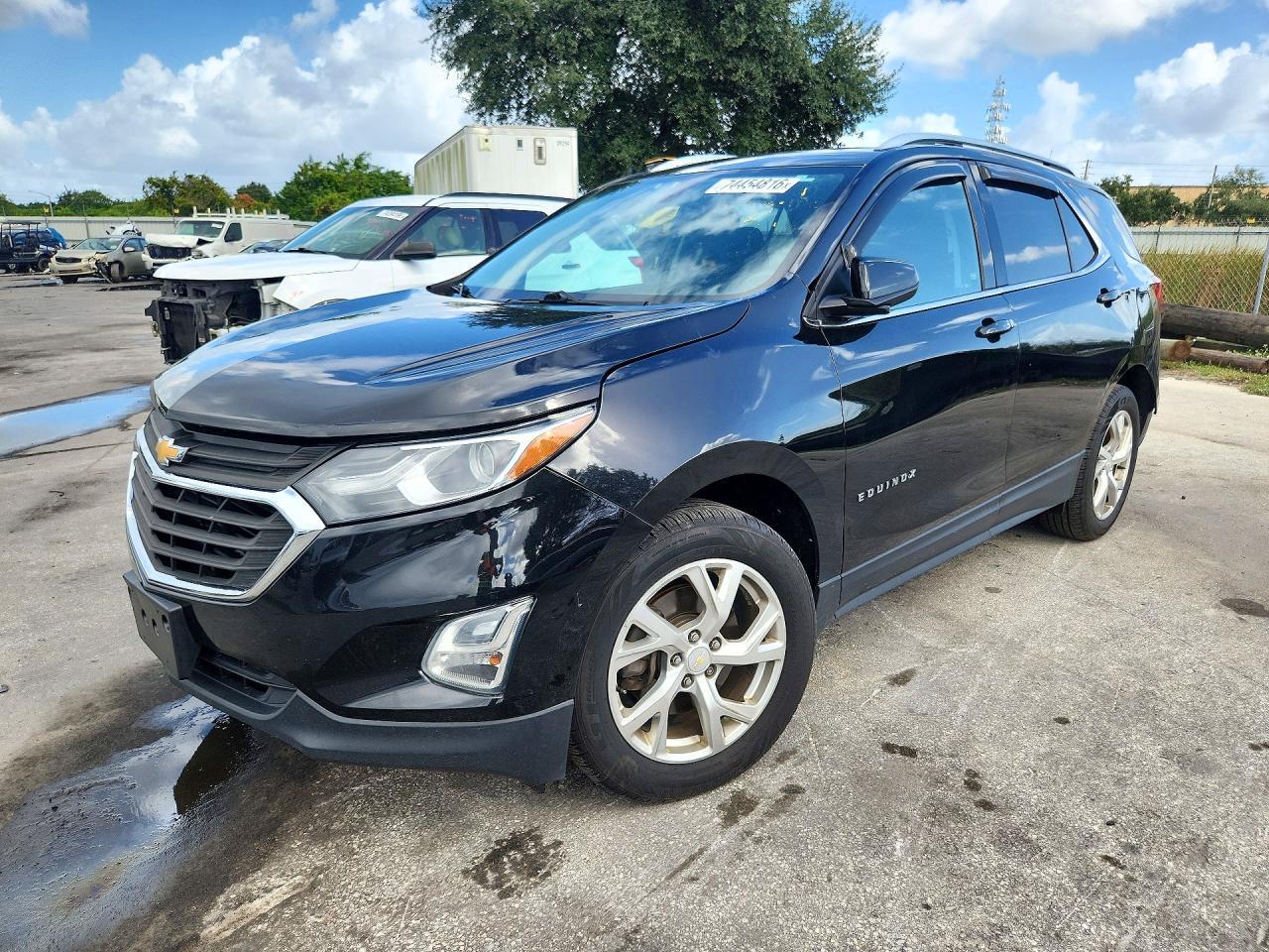 Vista de 2018 CHEVROLET EQUINOX LT, ángulo 1