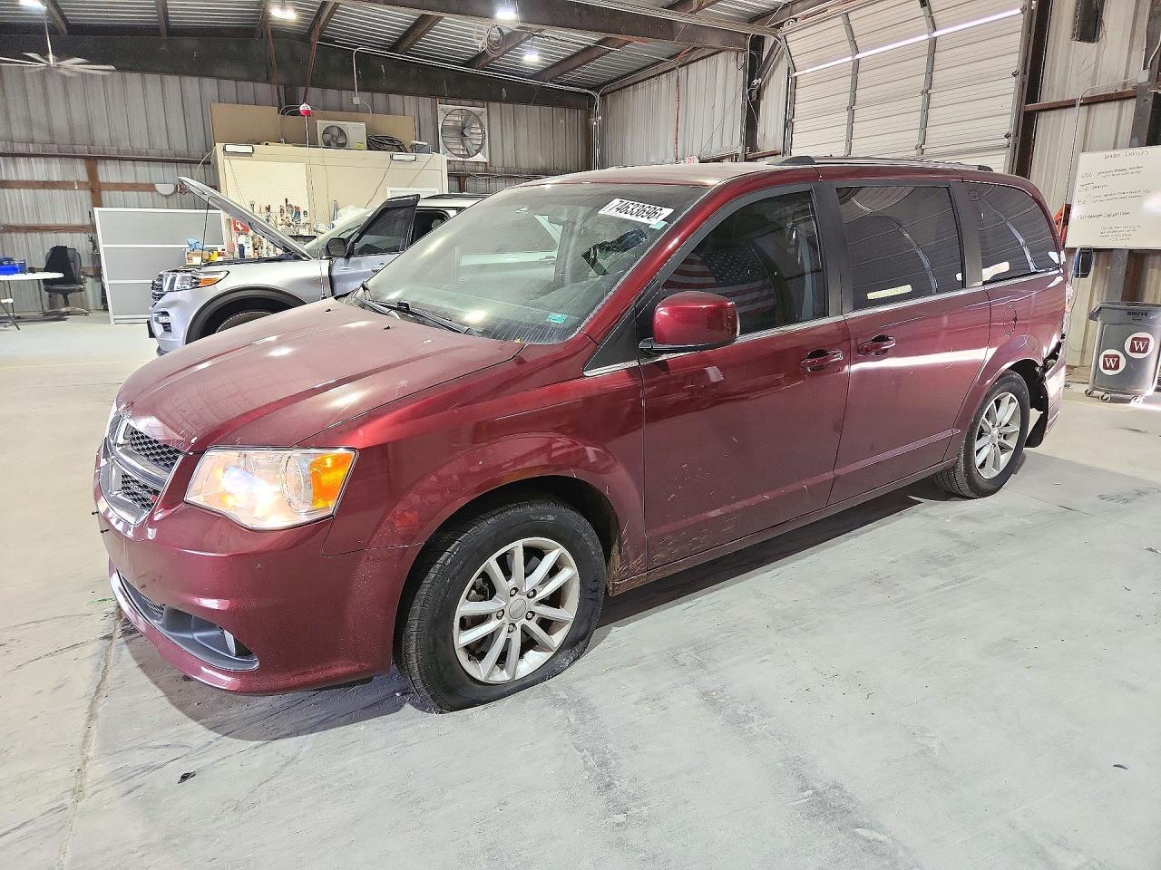 Вид 2019 DODGE GRAND CARAVAN SXT, угол 1