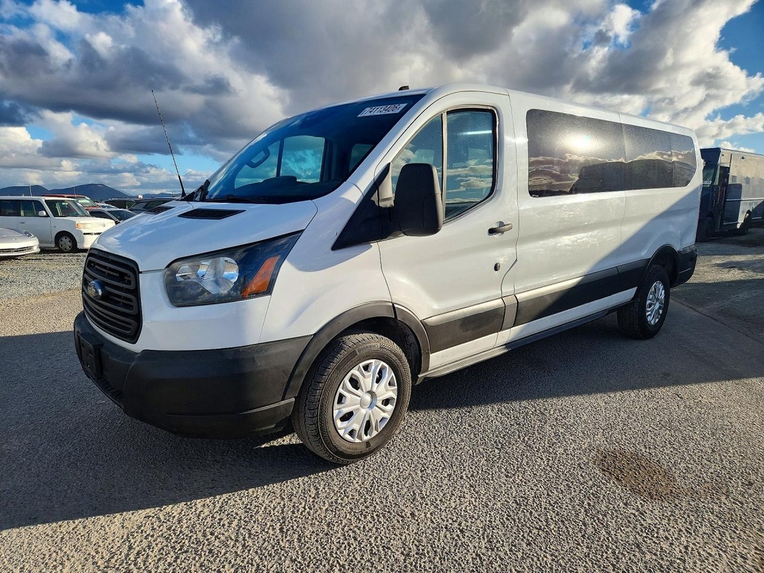 Vue de 2019 FORD TRANSIT T-350, angle 1