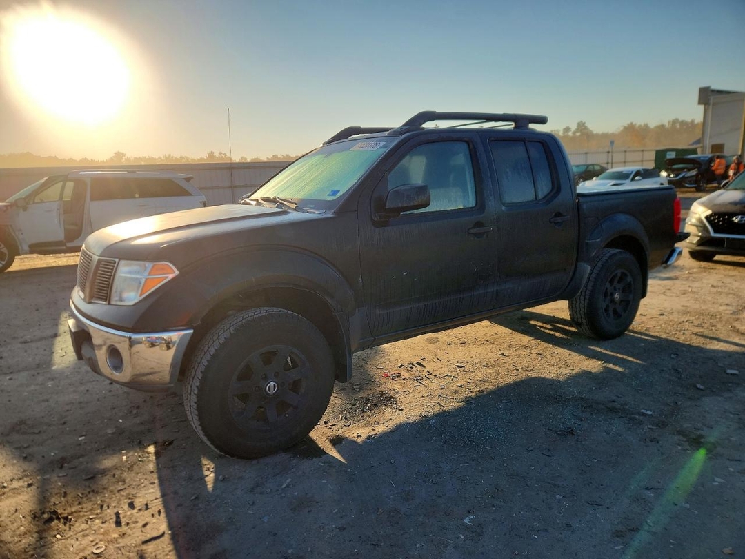 Vista de 2005 NISSAN FRONTIER SE, ángulo 1