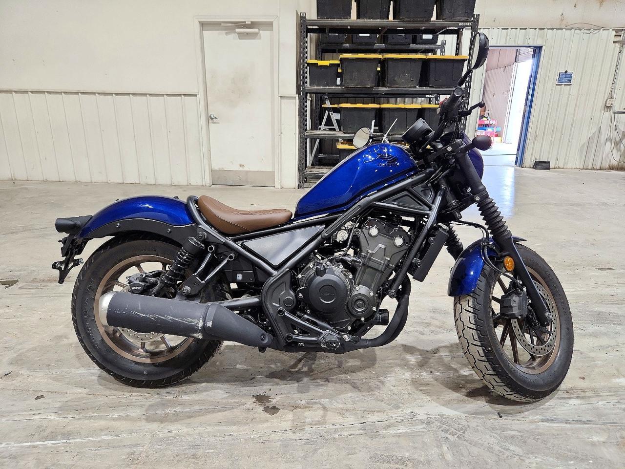 منظر 2026 HONDA CMX500 A2، زاوية 1