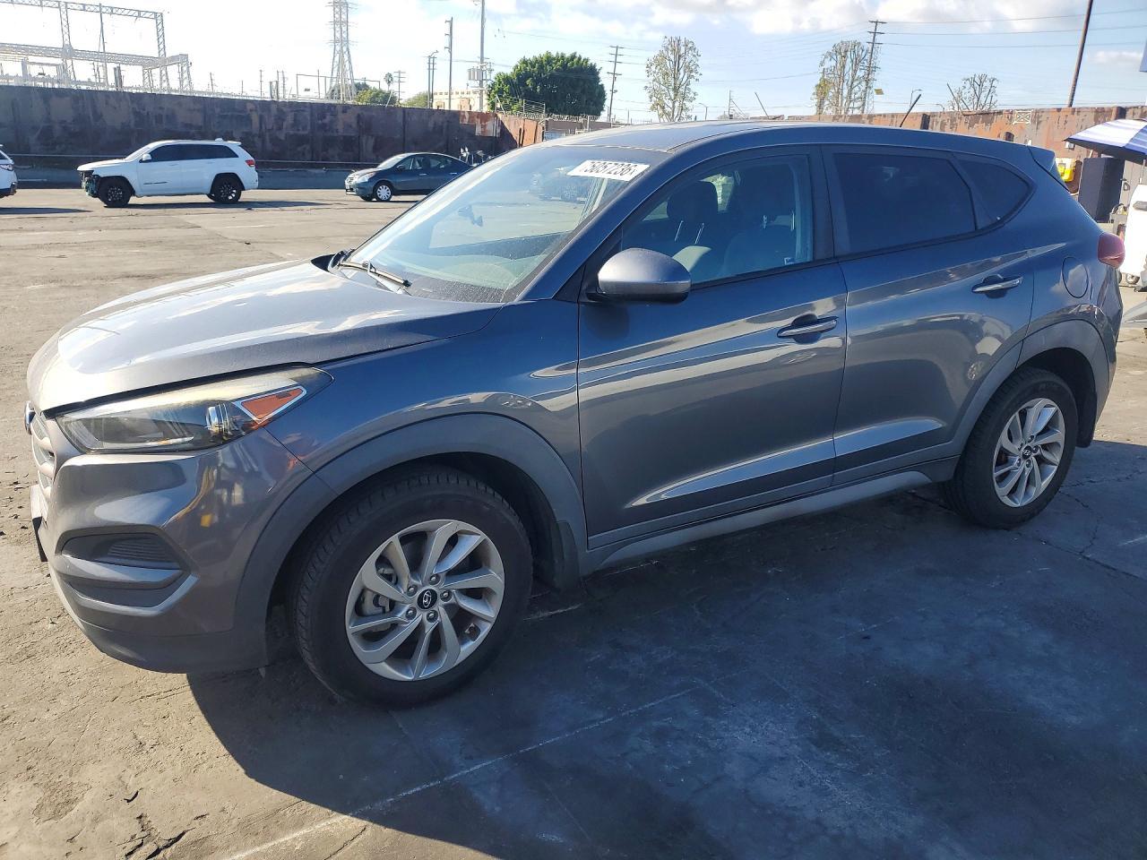 منظر 2016 HYUNDAI TUCSON SE، زاوية 1