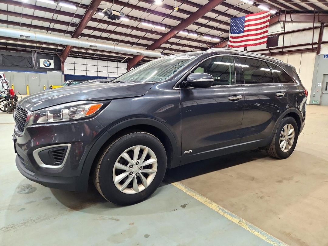 Vista de 2016 KIA SORENTO LX, ángulo 1